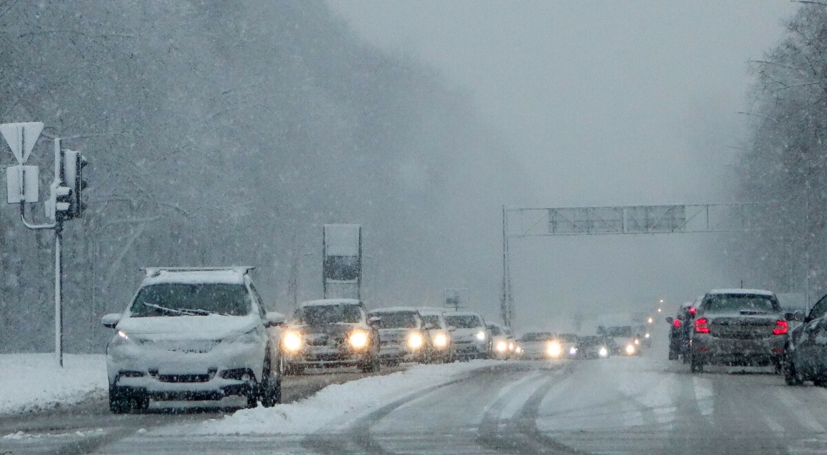 Zima uderza tuż przed Wigilią. Ślizgawica i mróz w całej Polsce - Polska