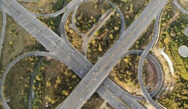 Österreich zementiert den Boden zu: Täglich verschwindet ein Fußballfeld unter neuen Straßen | oekonews.at