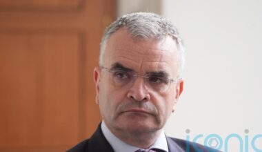 1.5m to receive Christmas bonus payments