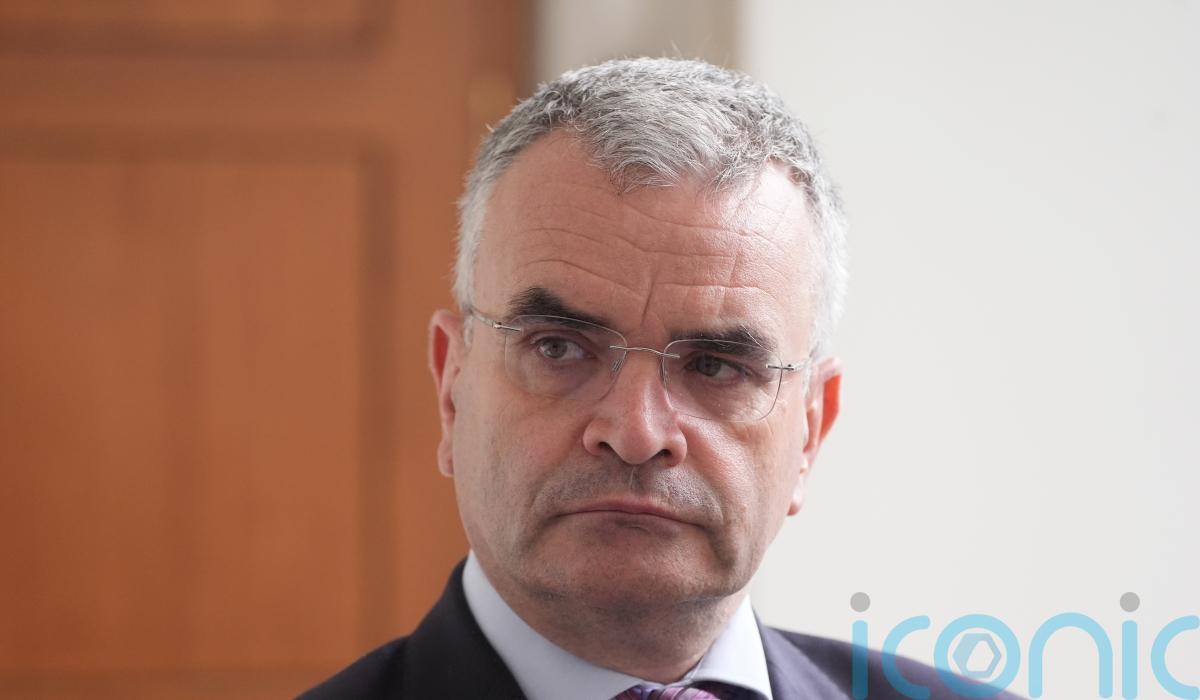 1.5m to receive Christmas bonus payments