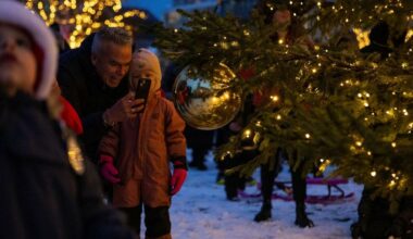 Photos: The Oslo Tree lit up