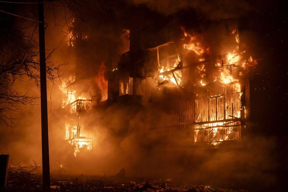 Russians hit high-rise building in Kramatorsk: at least four people injured