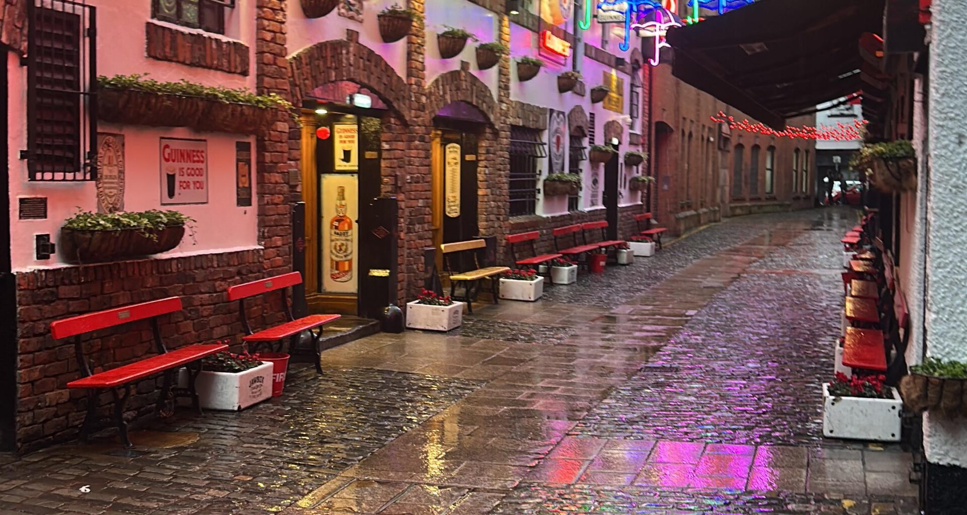 Feel like I captured a moment most people wouldn’t see. Friday December 5th 1pm and not a soul in sight.