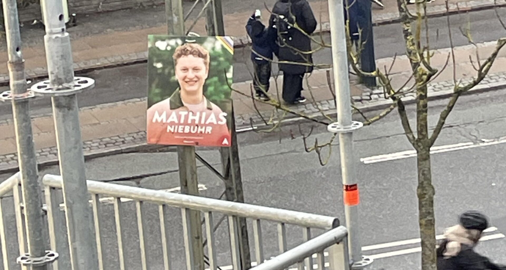 Få nu fjernet dit lort, Mathias