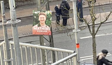 Få nu fjernet dit lort, Mathias