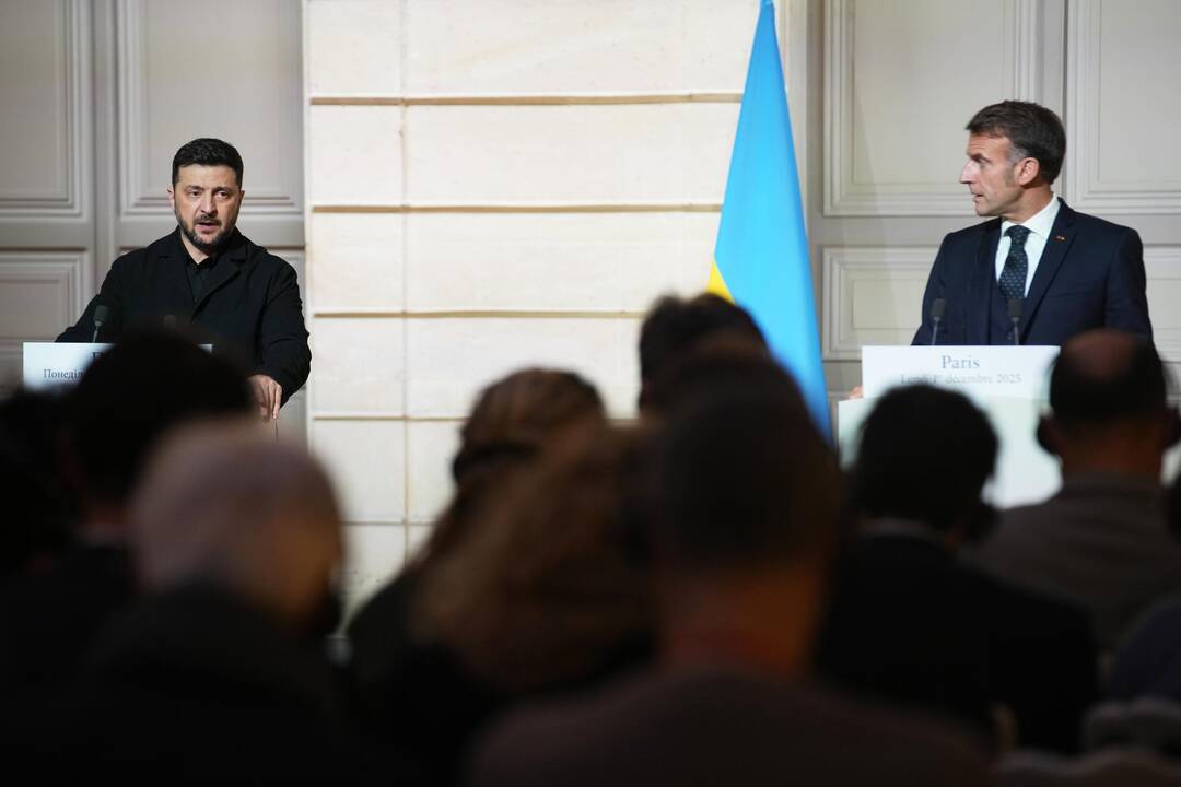 Volodymyr Zelensky et Emmanuel Macron à Paris, ce lundi 1er décembre.
— © CHRISTOPHE ENA / POOL / keystone-sda.ch Volodymyr Zelensky et Emmanuel Macron à Paris, ce lundi 1er décembre.
— © CHRISTOPHE ENA / POOL / keystone-sda.ch