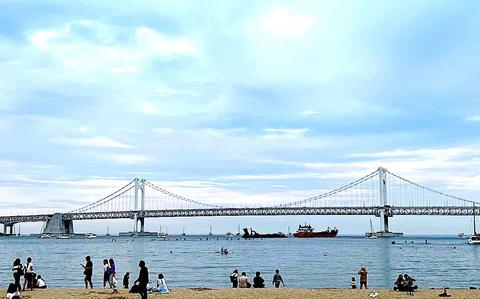 Busan’s Gwangalli and Haeundae rank first and second in new data-based list of Korea’s top tourist destinations