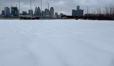 Winter hits Windsor: Environment Canada forecasts up to 10 cm of snow tonight