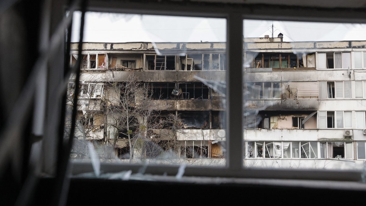 Guerre en Ukraine : la moitié de Kyiv plongée dans l’obscurité après des frappes russes contre le système énergétique ukrainien