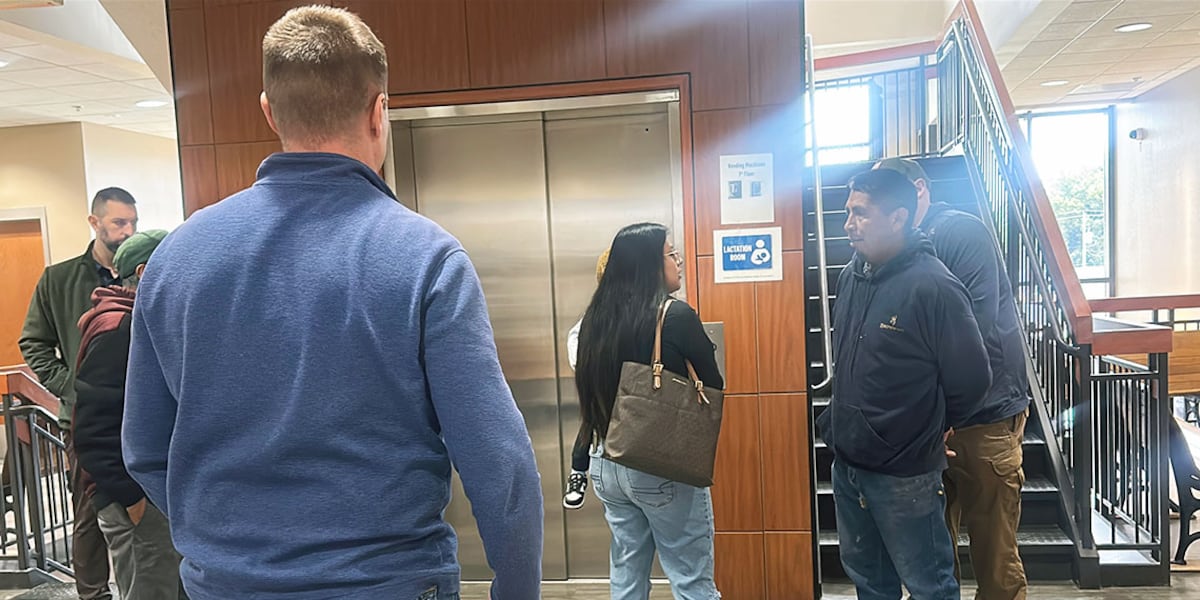 Pritzker signs bill enacting immigrant protections in courthouses