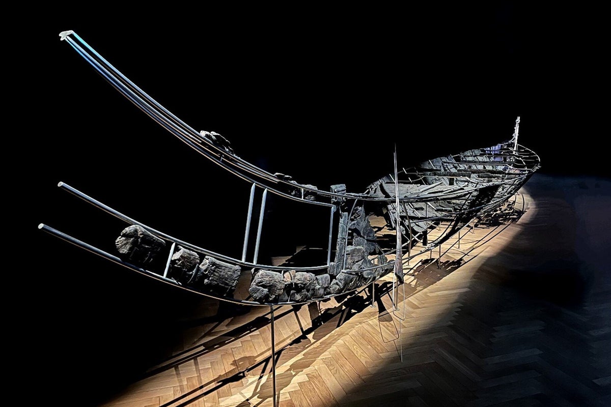 Fingerprint found on Denmark’s ancient Hjortspring boat reveal canoe’s origin