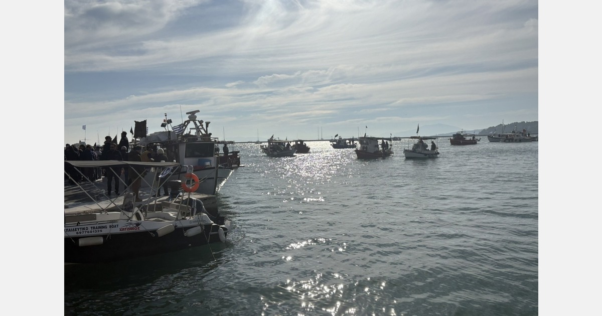 Farmers to blockade Greece’s second-largest port on 12 December