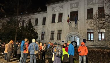 Manifestație pentru apărarea justiției independente în fața Tribunalului Brașov