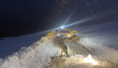 Forced to retreat due to lightning risk