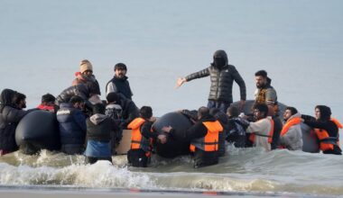 Keir Starmer's 'smash the gangs' policy suffers major setback as 40,000 asylum seekers cross Channel this year