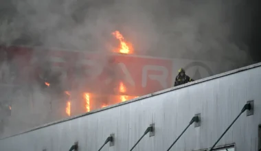 Zagorelo v skladišču Spara v Ljubljani (FOTO) - N1 Slovenija