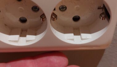 Update screw in el socket