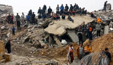 Israel and Hamas clash over delay of Gaza ceasefire phase two