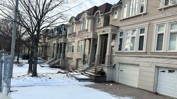 Vacant upscale north Toronto homes should house low-income families, advocates say