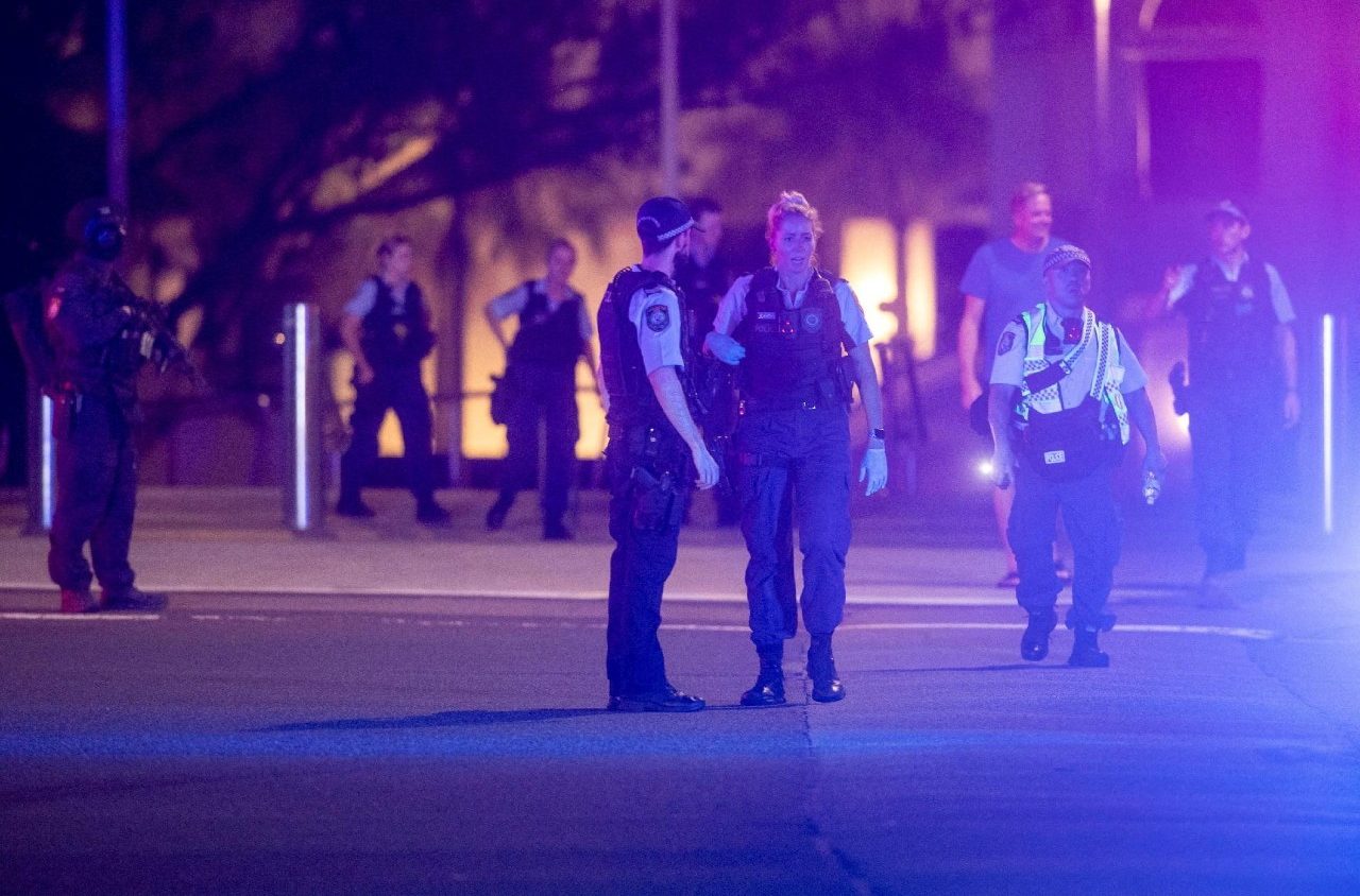 At least eleven killed in Australia shooting during Jewish festival