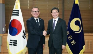 Chairman Lee Eogwon of the Financial Services Commission Meets with President of the Deutsche Bundesbank