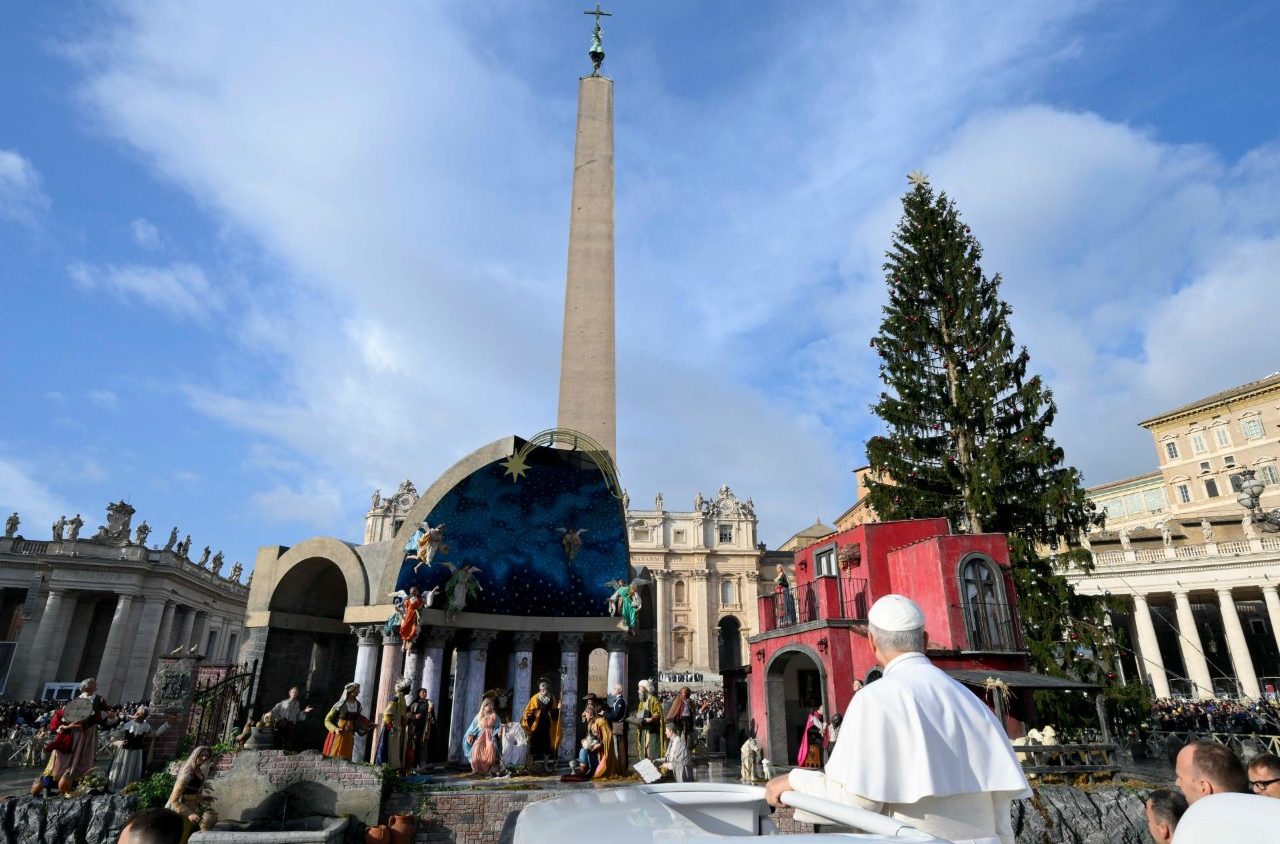 Pope on Advent: Prepare for Christ's coming, don’t get lost in frenetic activity