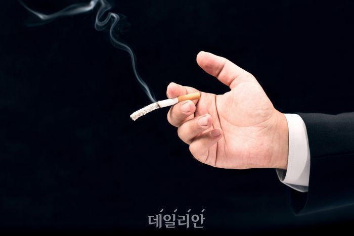 2firsts vape news logo