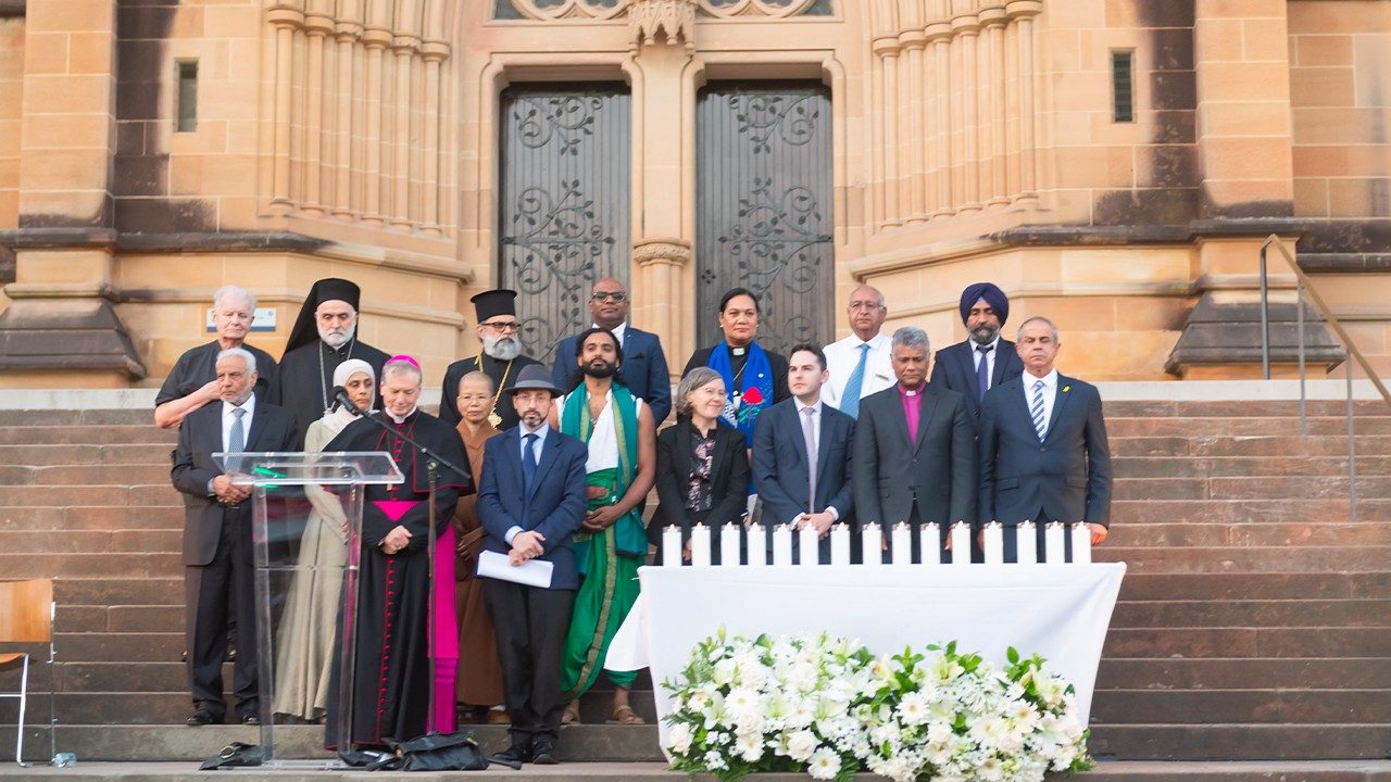 Sydney Archdiocese dedicates Christmas light show to Bondi attack victims