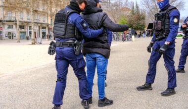 France residence permits drop after Interior Ministry tightens requirements