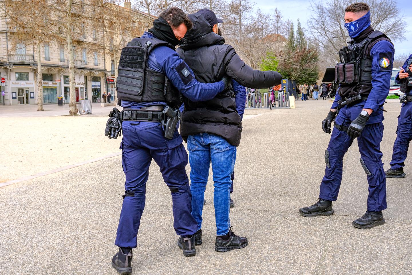 France residence permits drop after Interior Ministry tightens requirements