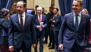 Cyprus President Nikos Christodoulides (L), Israels Prime Minister Benjamin Netanyahu (C) and Greek Prime Minister Kyriakos Mitsotakis (R) walking ahead of a trilateral summit in Jerusalem, Israel on Dec. 22, 2025. (Cypruss Press and Information Office/AFP Photo)