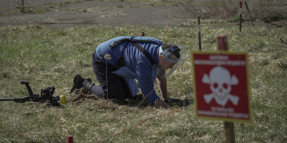 'Devastating': Amnesty Rips Hegseth Memo Reversing Limits on Landmines