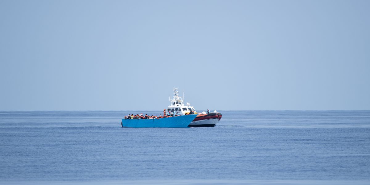 116 migrants dead and only ONE saved after shipwreck in the Mediterranean