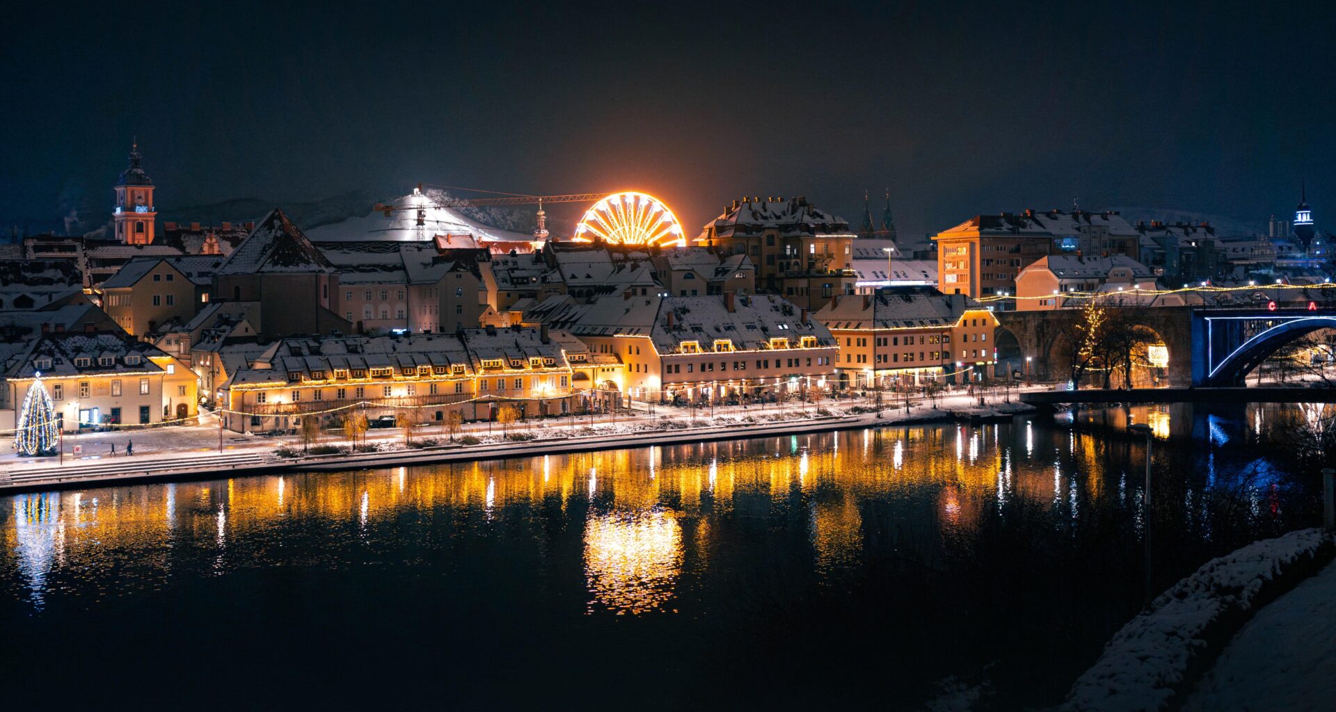 Vesele praznike iz zasneženega Maribora! 🎅🏻🎄