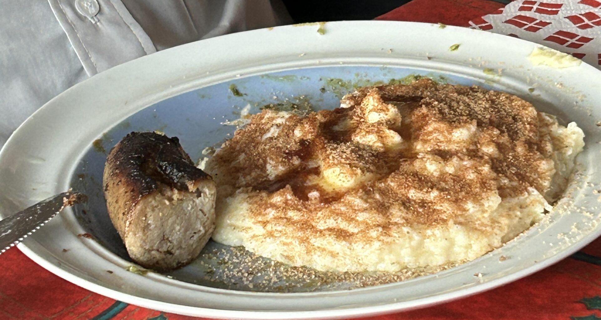 Svigerfamilien spiser hvidkål med kanelsukker og smør. Hvilken andre mærkelige ting gør jeres famile?