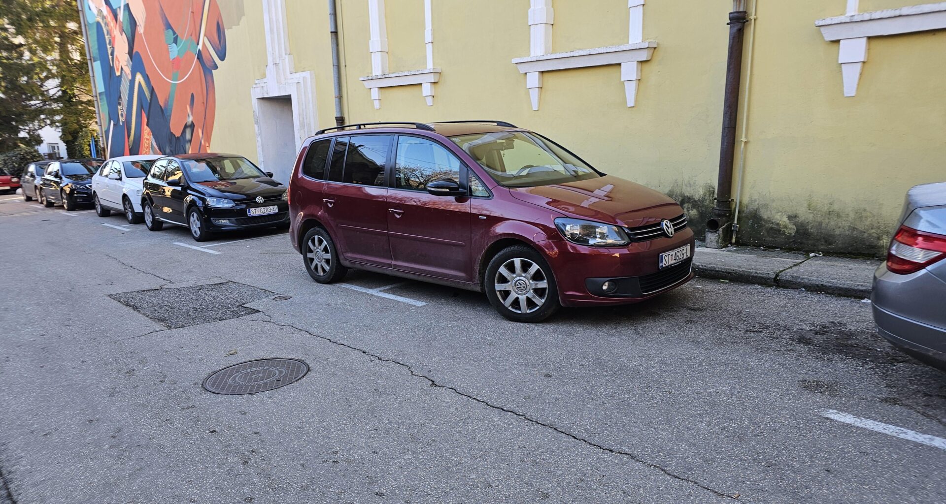 Zasto ljudi jos uvik ovako parkiraju