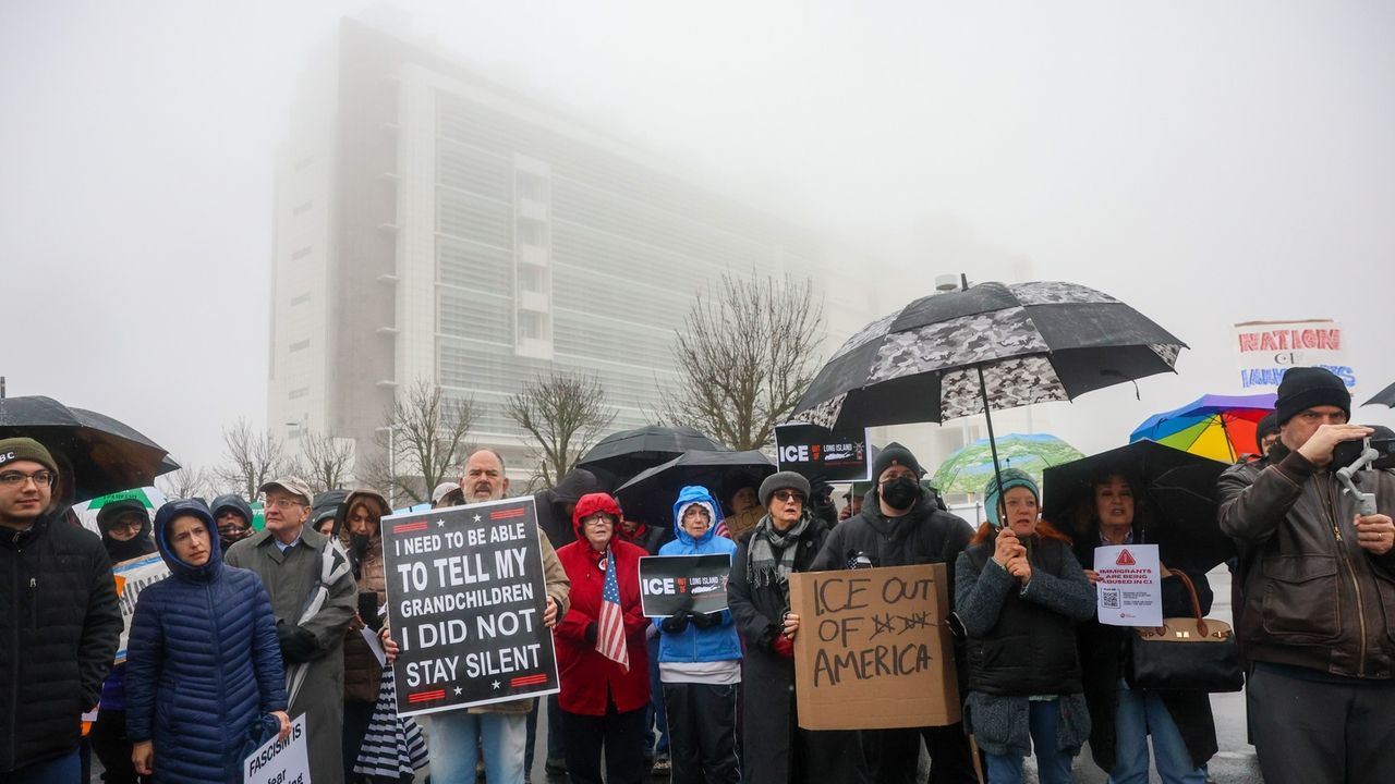 Protesters rally against 'inhumane' immigrant detainee conditions at Central Islip courthouse after Newsday investigation