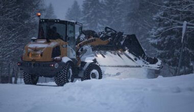 Weekend storm's impact continues with late trains, power outages | Yle News