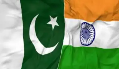 Flags of Pakistan and India
