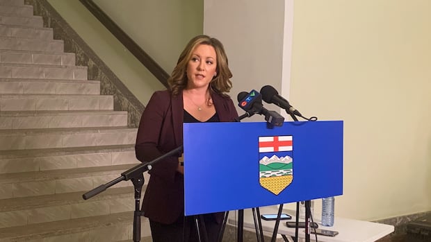 UCP Minister Rebecca Schulz resigns from Alberta cabinet