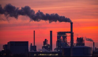 Die Bundesbank sieht für 2026 erste Lichtblicke für die deutsche Wirtschaft nach drei mageren Jahren. (Symbolbild) Foto: Jens Bü