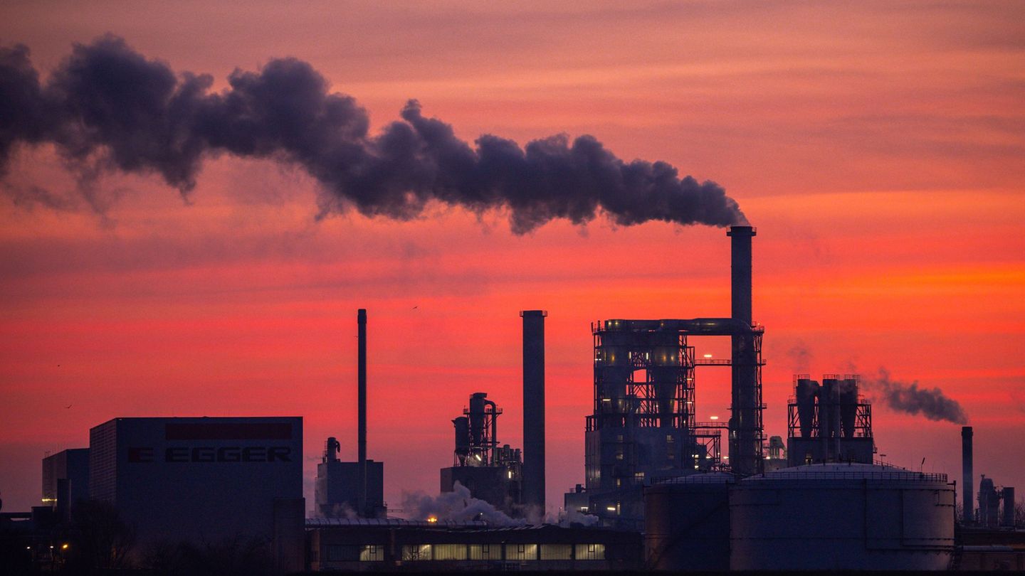 Die Bundesbank sieht für 2026 erste Lichtblicke für die deutsche Wirtschaft nach drei mageren Jahren. (Symbolbild) Foto: Jens Bü