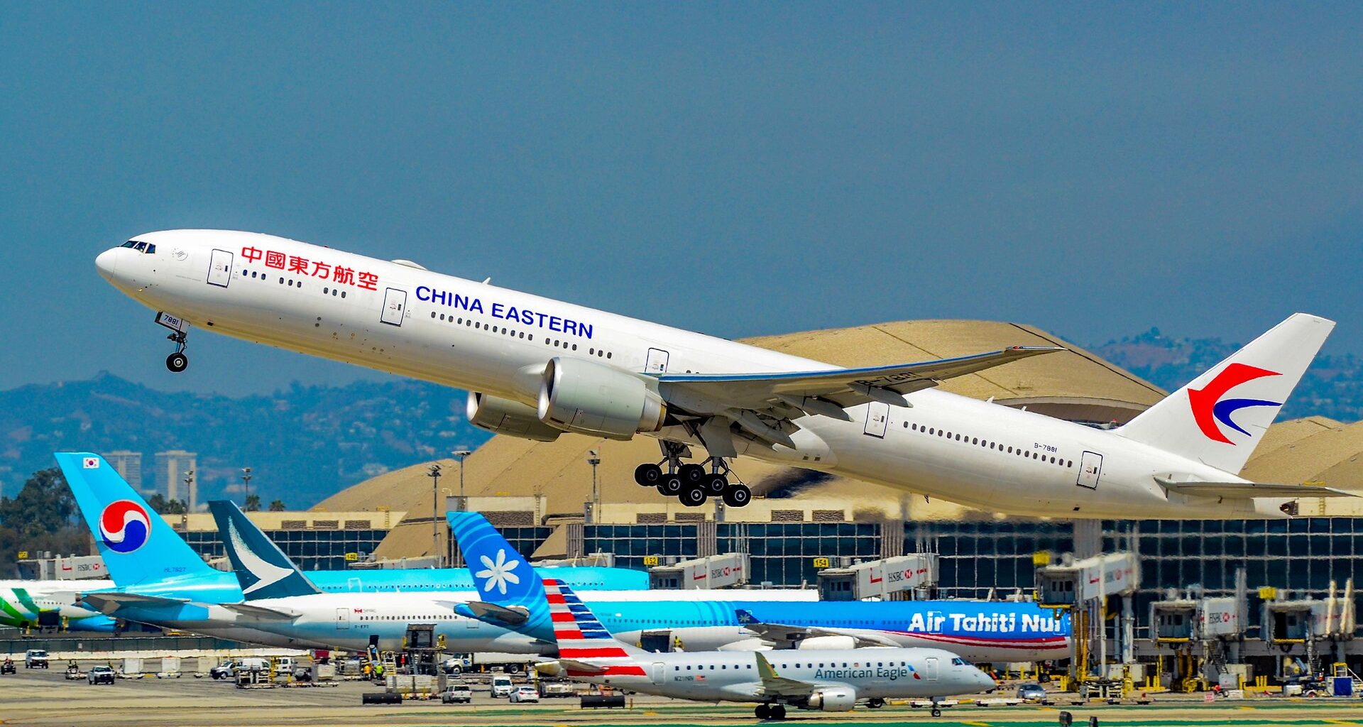 Airlines Cut 1,900 Flights Between China and Japan as Political Tensions Intensify