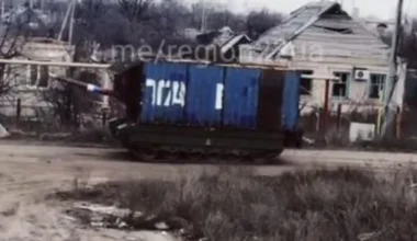 Russland setzt kuriose Container-Panzer ein