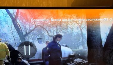 Странен надпис по време на тв предаване.Какво според вас е това и как се е появило в ефир?