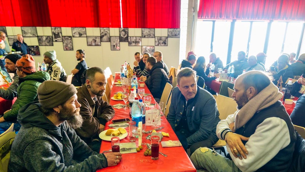 Weihnachtsfeier der Stëmm: Armut und Hoffnung in Luxemburg vereint