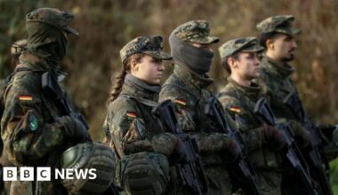 Which European countries have mandatory or voluntary military service