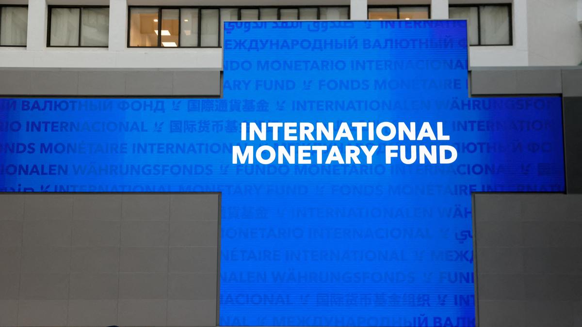 Pakistan’s Central Bank receives $1.2 billion from IMF for climate resilience