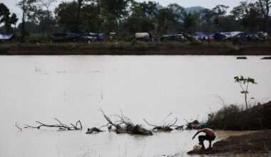 Cambodia blames Thailand for ‘ruthless’ bombardment amid border talks | Conflict News