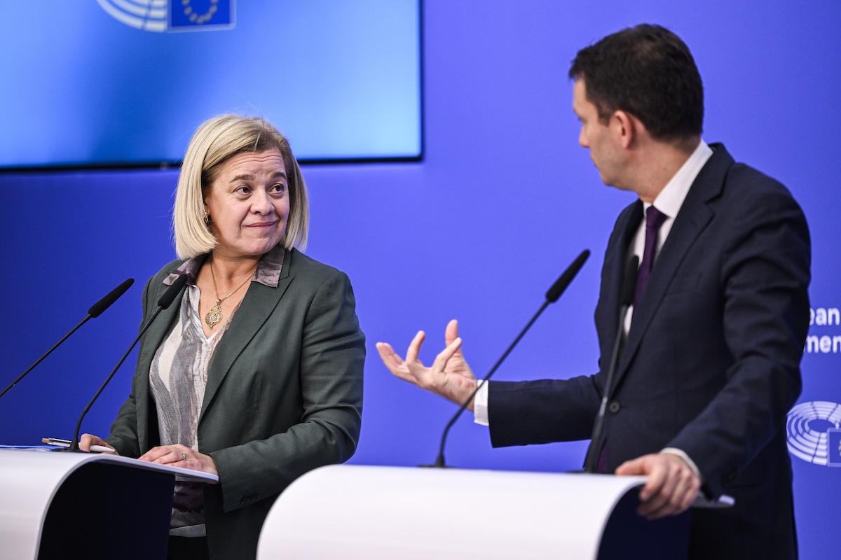 Parliament to call for 10% bigger EU budget